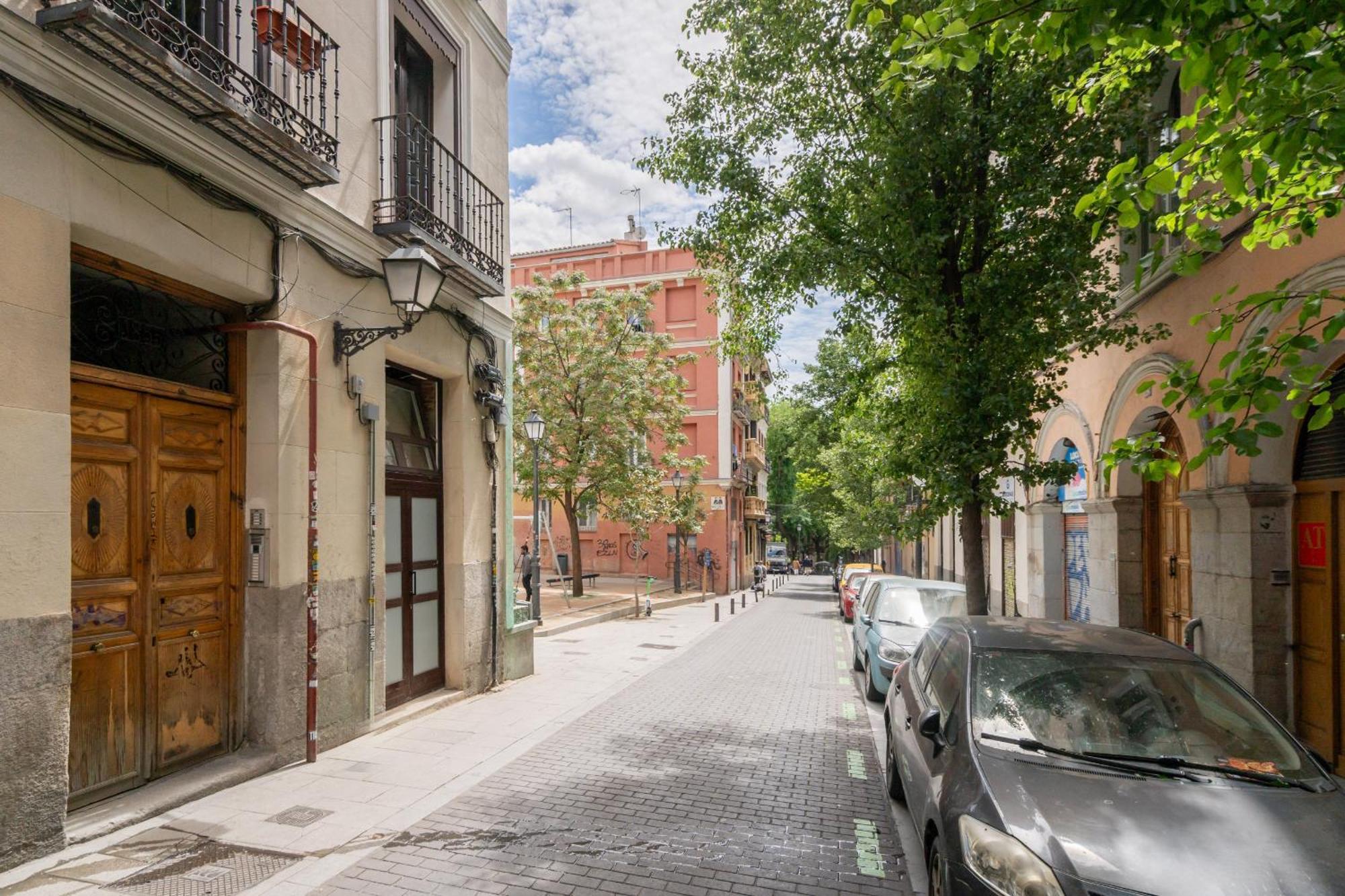 Apartamento Exterior En Lavapies Alquiler Temporal Madrid Bagian luar foto