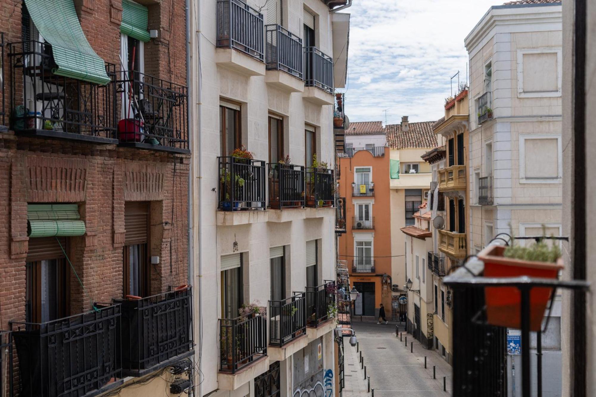 Apartamento Exterior En Lavapies Alquiler Temporal Madrid Bagian luar foto